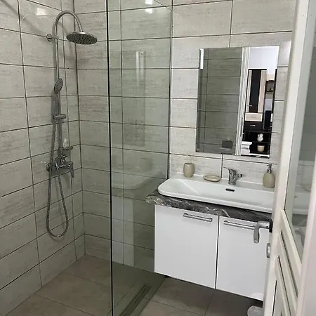 דירה Compact House *