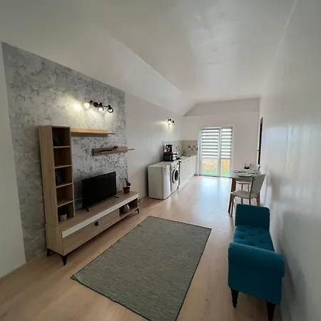 Compact House * 克卢日-纳波卡