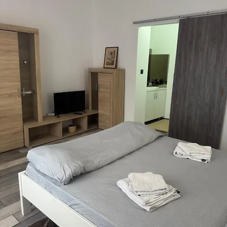 Апартаменти Compact House