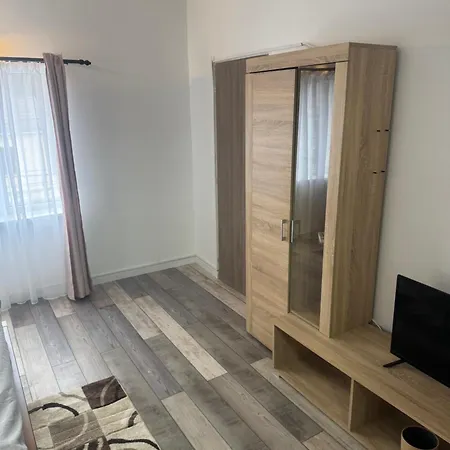 公寓 Compact House *